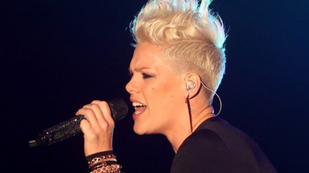 Pink : sa première au piano