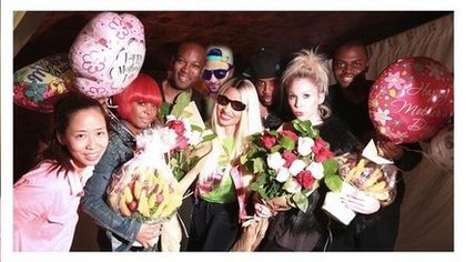 Nicki Minaj : on fête ça avec toutes les mamans de la team Minaj 