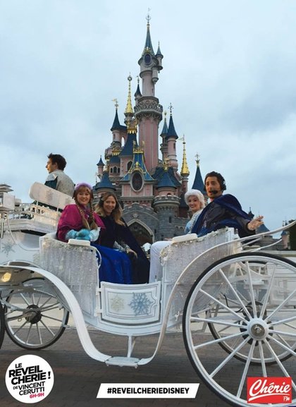 En calèche devant le château !