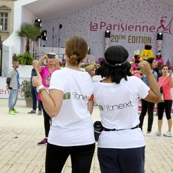 La team Fitnext/Chérie FM lors de la Parisienne