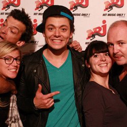 Lundi 05 novembre aves Psy et Kev Adams
