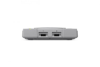 La PlayStation Classic vue de face.