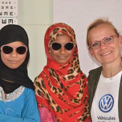 La caravane ATOL lors du Rallye Aïcha des Gazelles du Maroc