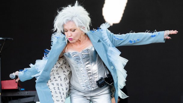 Cyndi Lauper partage un superbe "Time after Time" avec le public de Glastontbury