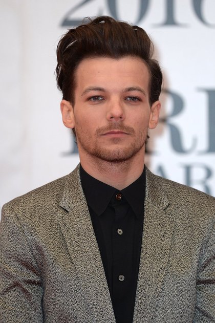 Louis Tomlinson arrive aux Brit Awards 2016