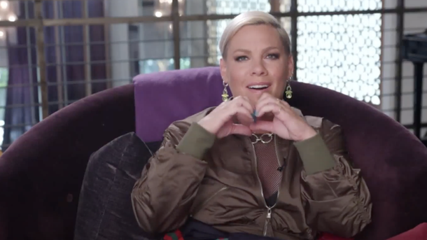 Pink: pourquoi a-t-elle choisi sa fille pour «Cover Me On Sunshine»?