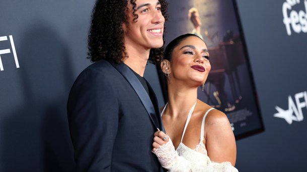 Vanessa Hudgens fiancée à Cole Tucker