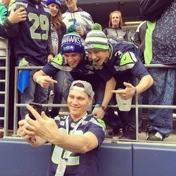 Tiesto: Taking selfies with the @Seahawks fans! #Seattle 