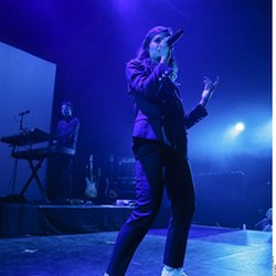 Concert Pop Love - Christine and the Queens