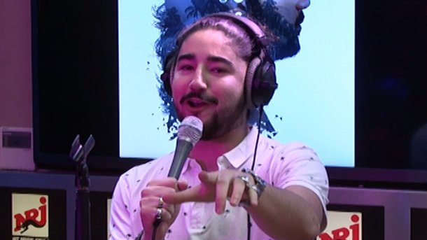 Boostee: en exclu, le live de «Smile», son prochain single!