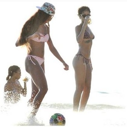 @ Rihanna Instagram