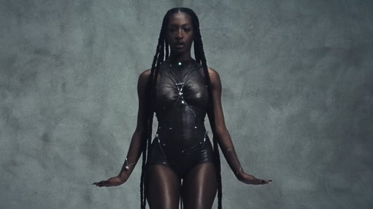 Ebony "RAGE" Clip officiel / Capture d'écran