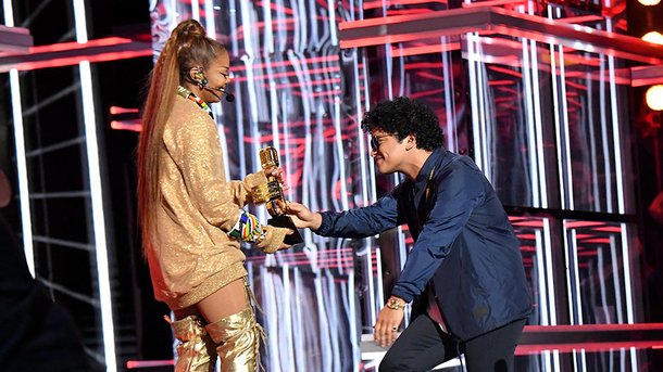 Bruno Mars et Janet Jackson: une collaboration prochaine?