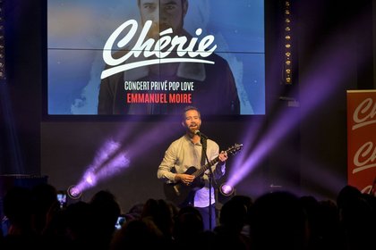 Emmanuel Moire sur la scène du Concert privé Pop Love