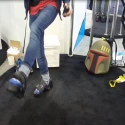 Chaussures à retour haptique Cerevo Japan (sur les pieds de PP Garcia à Las Vegas)