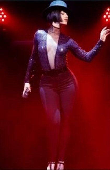 Alicia Keys : "Prête à monter sur la scène de L.A ... Est-ce que vous êtes prêt à mettre le feu avec moi ?" 