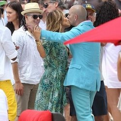 Pitbull ‏: merci @JLo pour cette incroyable opportunité & de me donner la chance d'apprendre de toi muchas muchas gracias besoteeeee 