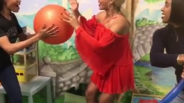 Beyoncé et les Destiny’s Child s’éclatent sur le #MannequinChallenge!