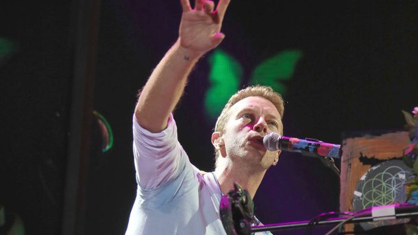Chris Martin rend visite à une fan très malade