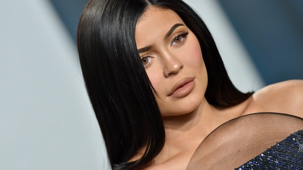 Kylie Jenner partage de nouvelles photos de son baby-bump