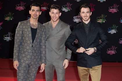 Jonas Brothers - Montée des Marches NRJ Music Awards 2019