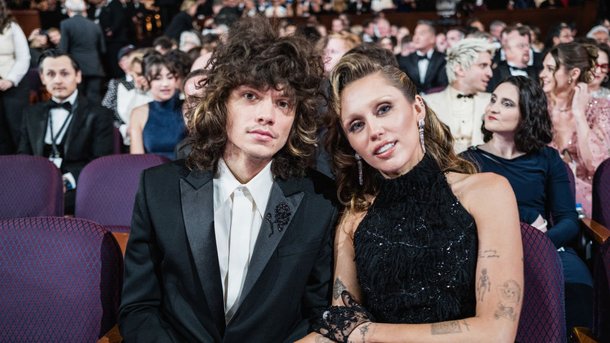 Miley Cyrus confirme ses fiançailles avec Maxx Morando