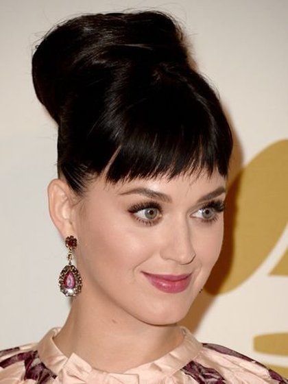 Katy Perry elle aussi a adopté la frange courte.