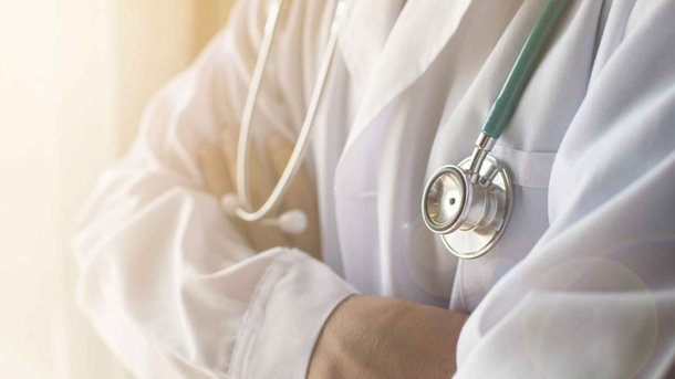 Les infos du Réveil Chérie :  un anglais de 19 ans dans le coma depuis 11 mois, découvre la pandémie à son réveil !