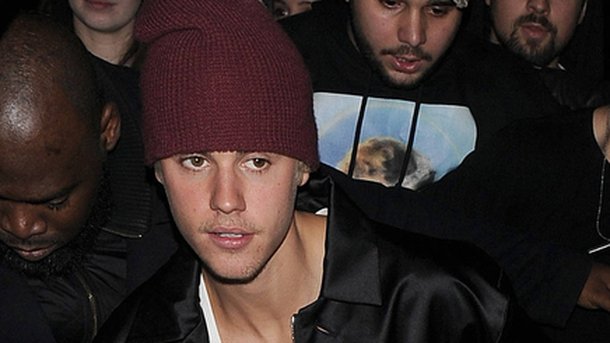 Justin Bieber annule ses rencontres avec les fans... Est-il en danger ?