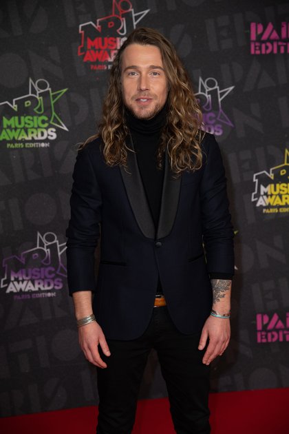 Julien DOré - Tapis Rouge NRJ Music Awards Paris Edition