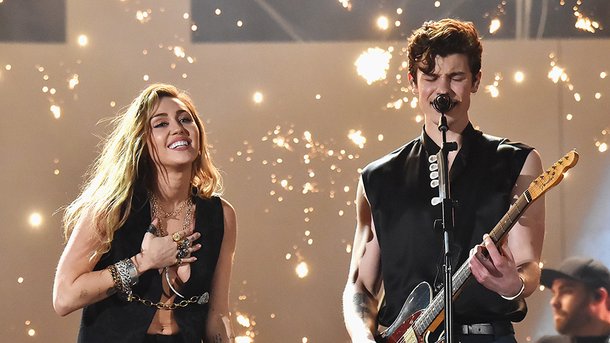 Miley Cyrus et Shawn Mendes: après leur live aux Grammys, bientôt le duo?