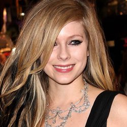 Avril Lavigne revient avec Goodbye Lullaby