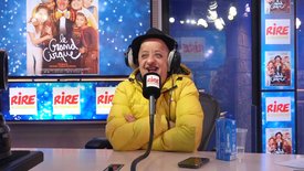 Tareek demande à Booder, s'il est toujours "malade dans les ascenseurs"... Un peu gêné, Booder lui répond