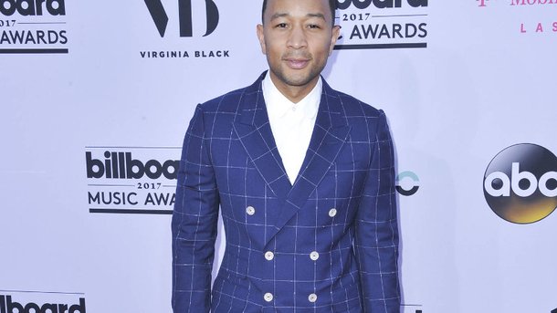 John Legend poste un touchant message à sa femme pour leur anniversaire de mariage