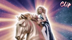Kylie Minogue : plongez dans l'univers disco avec le clip de «Say Something»