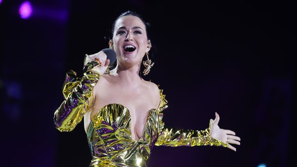 "C’était assez planant" : Katy Perry de retour sur terre après son vol dans l'espace