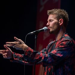 Matt Pokora sur la scène de son Concert Super Privé Chérie FM  à Tours