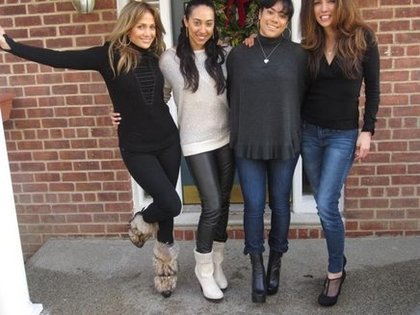 JLo :Les cousines!!!Noël 2012-Bronxgirls-boricuas