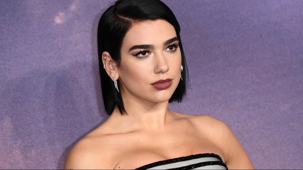 Dua Lipa vs Rihanna: qui est la plus sexy?