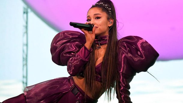 Nommée aux Grammy Awards, Ariana Grande adresse un émouvant message à ses fans