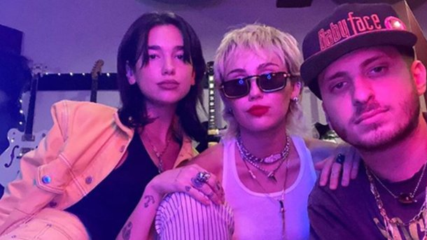 Miley Cyrus confirme avoir collaboré avec Dua Lipa sur son nouvel album