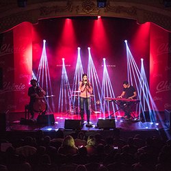 Concert Pop Love - Marina Kaye