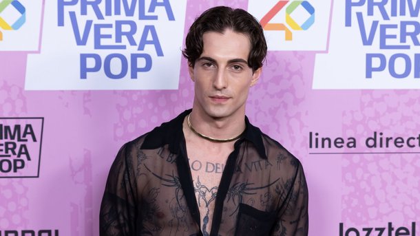 Damiano David hanté par ses pensées dans son nouveau single "Voices"