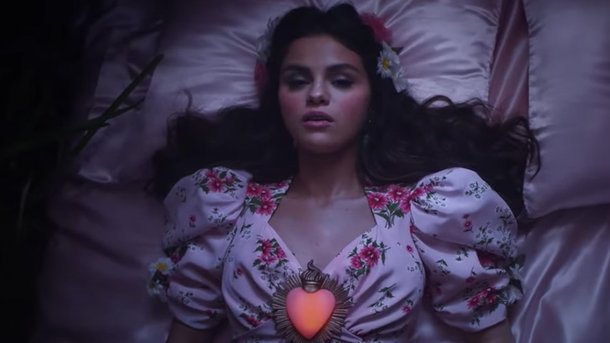 Selena Gomez: comment le titre «De Una Vez» a été créé?