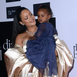 Rihanna et Royalty, la fille de Chris Brown au Diamond Ball