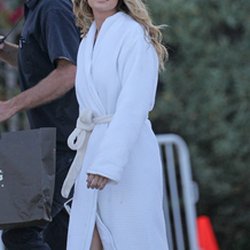 Gigi Hadid sur le tournage du nouveau clip de Calvin Harris à Malibu