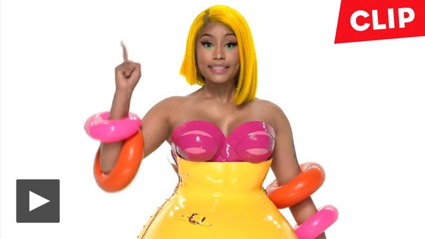 Nicki Minaj sort ses meilleures tenues pour le clip de «Barbie Tingz»