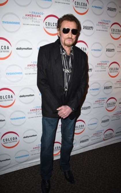 Johnny Hallyday et les lunettes noires