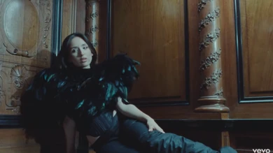 Ambre annonce son premier album "Victoria" et dévoile le clip de "J'laisse parler"