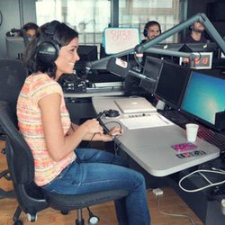 Jenifer chez Manu dans le 6/9 sur NRJ